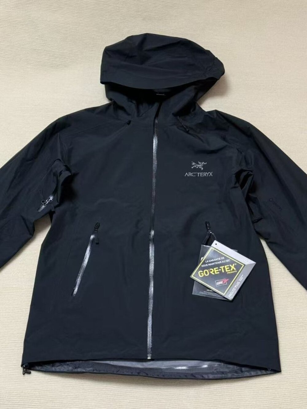 Arc'teryx Black GORE-TEX Waterproof & Windproof Hardshell Jacket – Size L